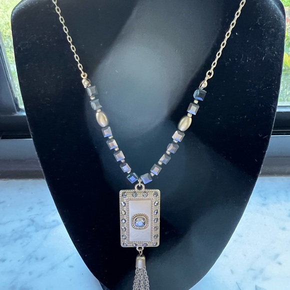 DECORATIVE GOLD TONE LONG NECKLACE WITH CRYSTALS and RHINESTONES and BEADS - Picture 10 of 10